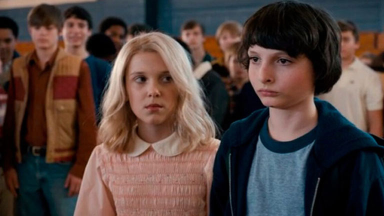 À qui appartient la robe rose que portait Onze dans la première saison ?